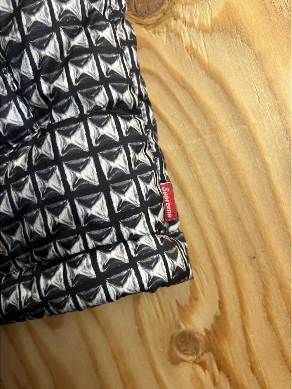 Supreme x The North Face Studded Nuptse Vest Mens M Black Puffer Hoody Jacket - Picture 3 of 15